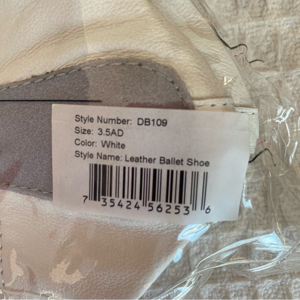 Dance Basix leather ballet shoe in white size 3.5 NWT - Picture 3 of 4